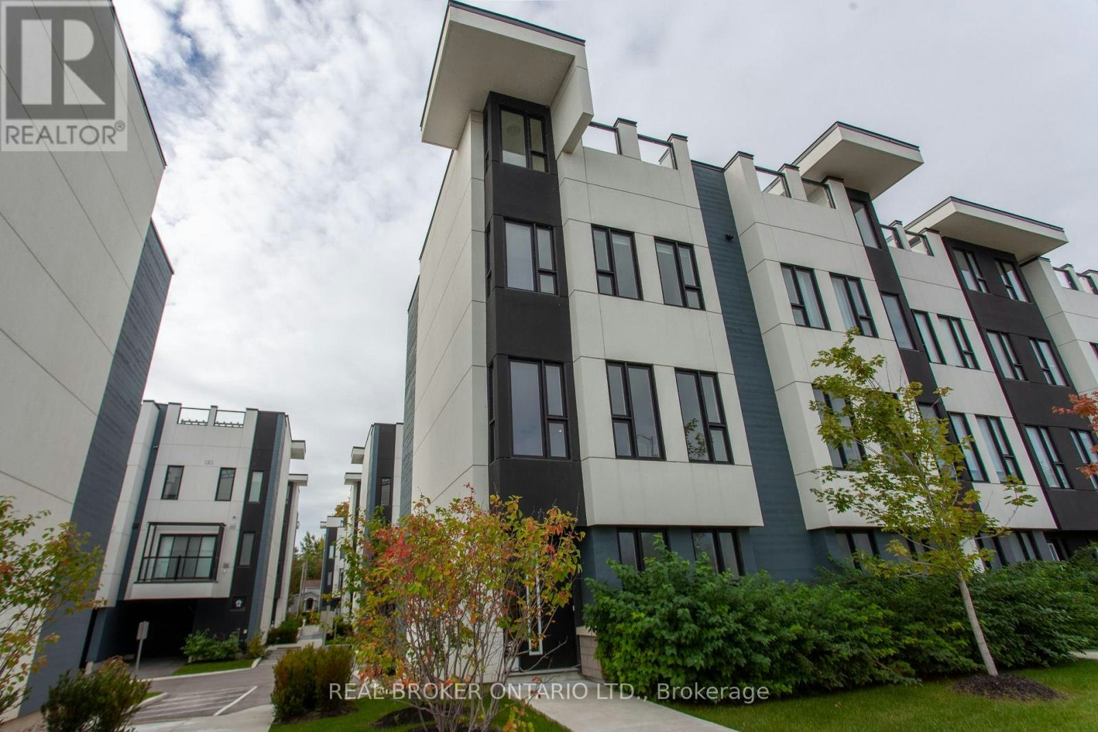 11 Mariners Pier Way, Orillia, ON, L3V 8P4