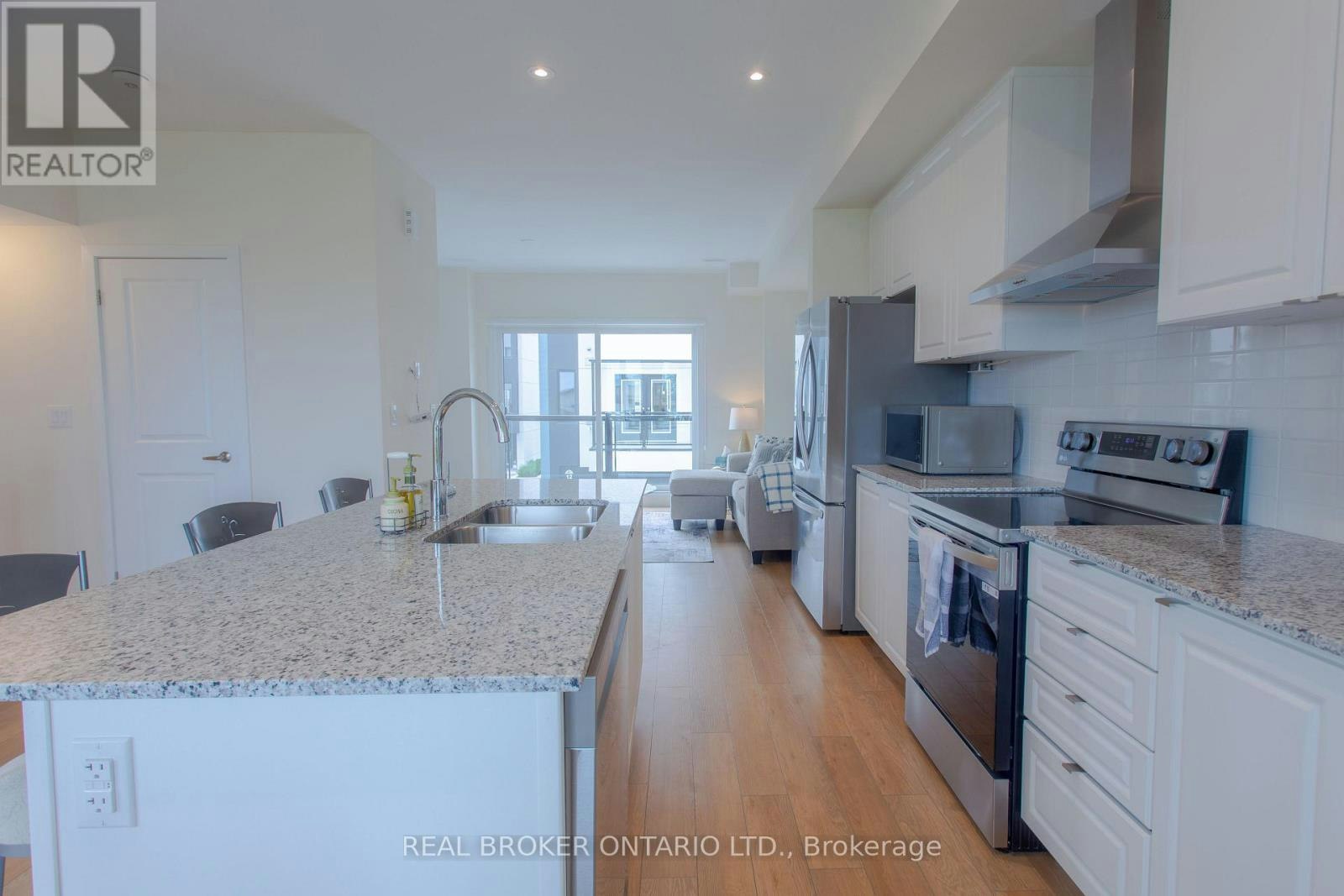 11 Mariners Pier Way, Orillia, ON, L3V 8P4 - 11