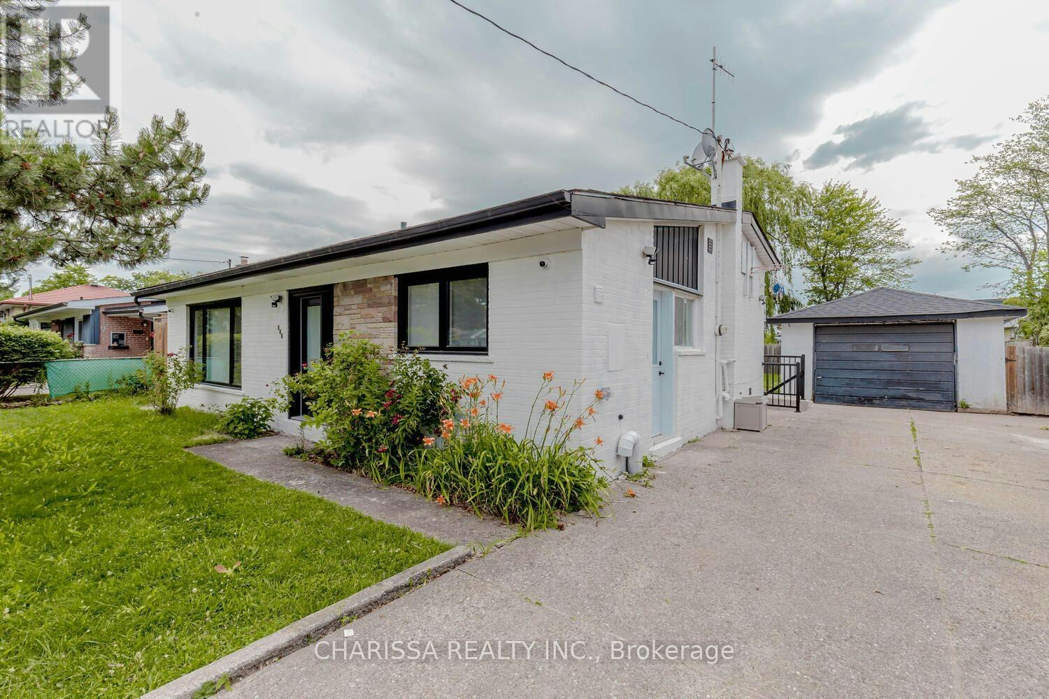 UPPER-523 Pinegrove Road, Oakville, ON, L6K 2C2