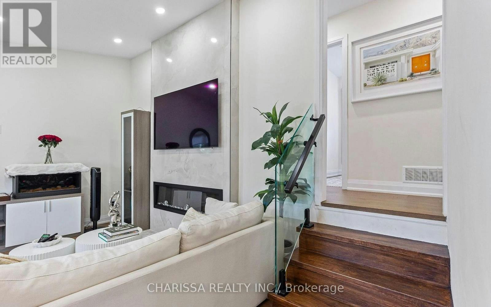 UPPER-523 Pinegrove Road, Oakville, ON, L6K 2C2 - 8