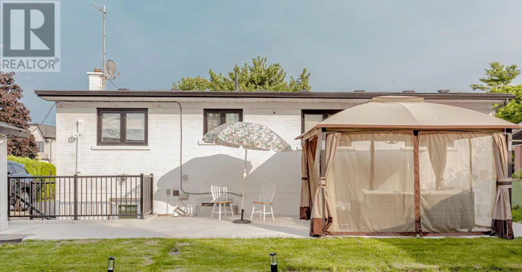 UPPER-523 Pinegrove Road, Oakville, ON, L6K 2C2 - 2