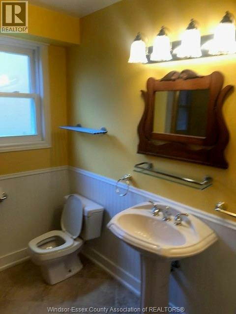 LOWER-241 Crownridge Boulevard, Amherstburg, ON, N9V 3W3 - 3