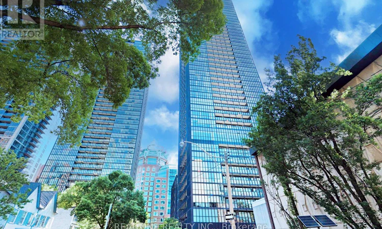 1801-101 Charles Street E