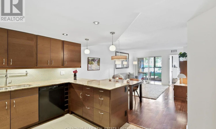 211-65 Scadding Avenue