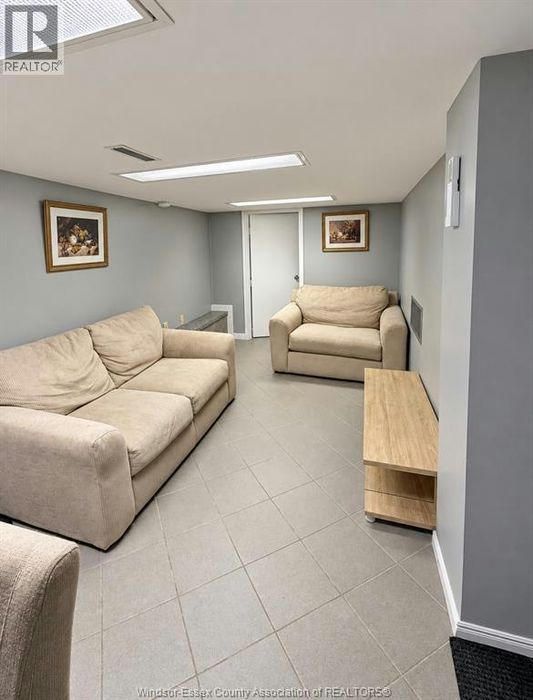 1352 Lincoln, Windsor, ON, N8Y 2J1 - 4
