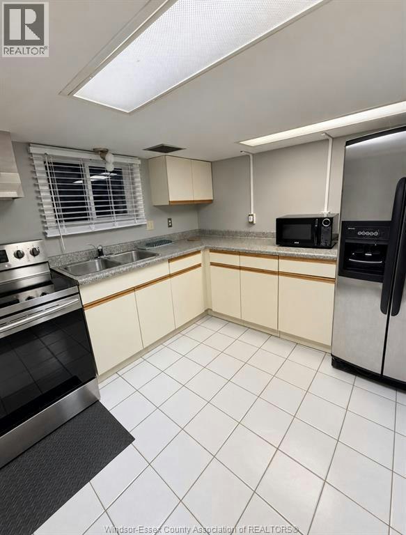 1352 Lincoln, Windsor, ON, N8Y 2J1 - 3