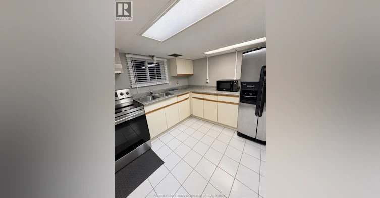 1352 Lincoln, Windsor, ON, N8Y 2J1 - 3