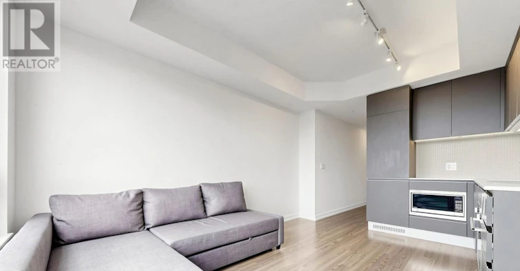 521-377 Madison Avenue, Toronto, ON, M4V 2W7 - 2