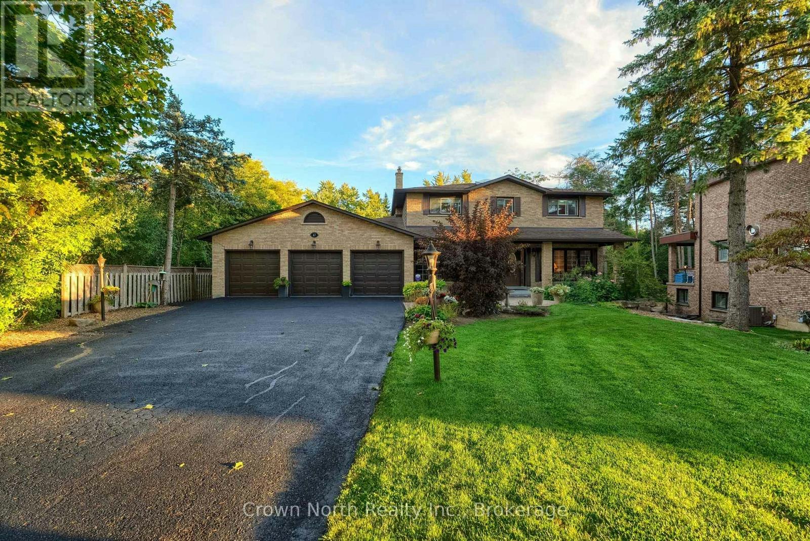 17 Black Willow Court, Richmond Hill, ON, L4E 2M7