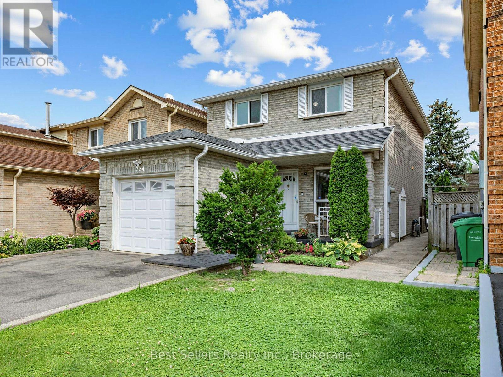 234 Lech Walesa Drive, Mississauga, ON, L5B 3H3