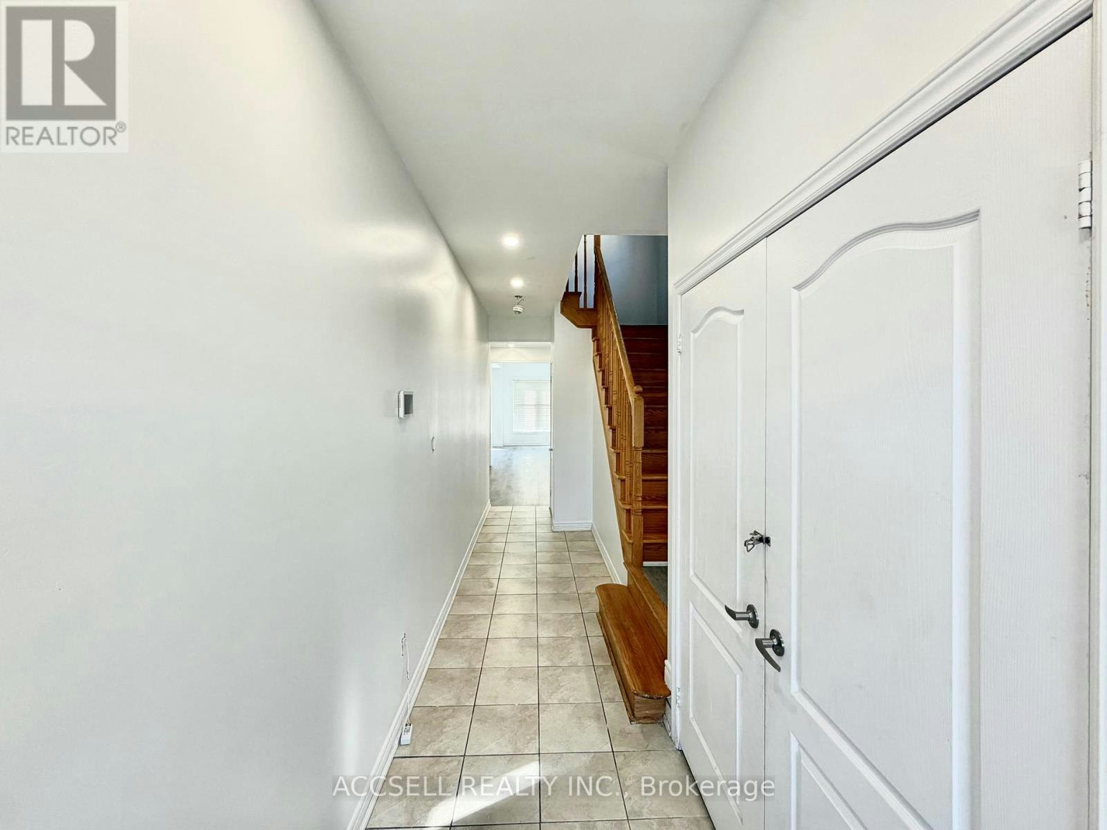 43 Banbridge Crescent, Brampton, ON, L6X 5M1 - 3