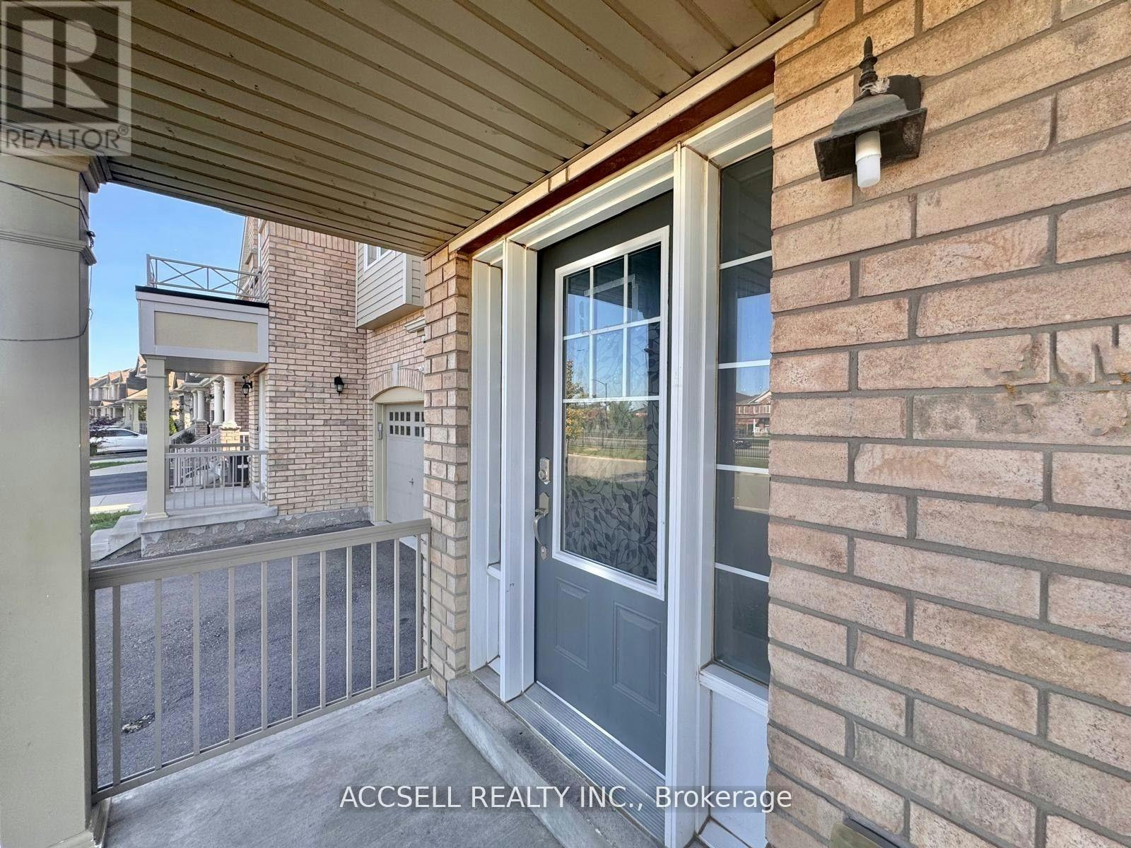43 Banbridge Crescent, Brampton, ON, L6X 5M1 - 2