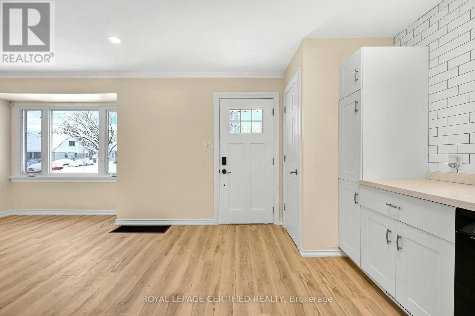 372 Flanders Row E, London, ON, N5Y 1C4 - 3