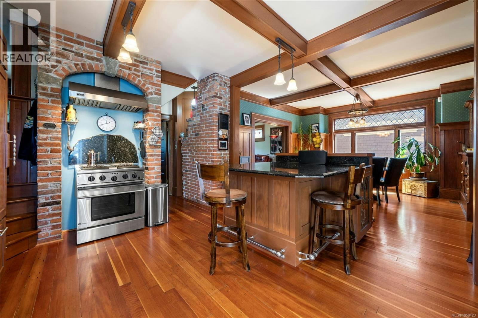 1271 Mckenzie Street, Victoria, BC, V8V 2W6