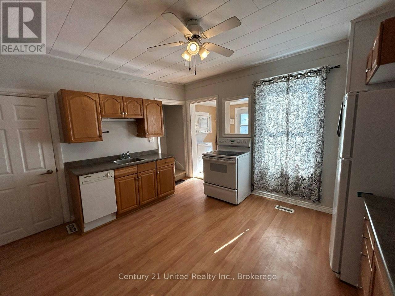 862 George Street N, Peterborough, ON, K9H 3T7 - 8