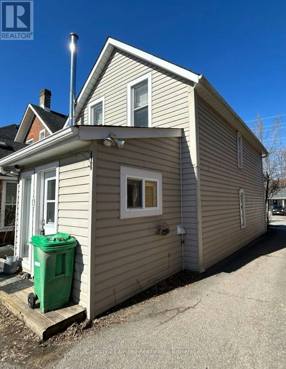 862 George Street N, Peterborough, ON, K9H 3T7 - 27