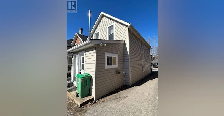 862 George Street N, Peterborough, ON, K9H 3T7 - 27