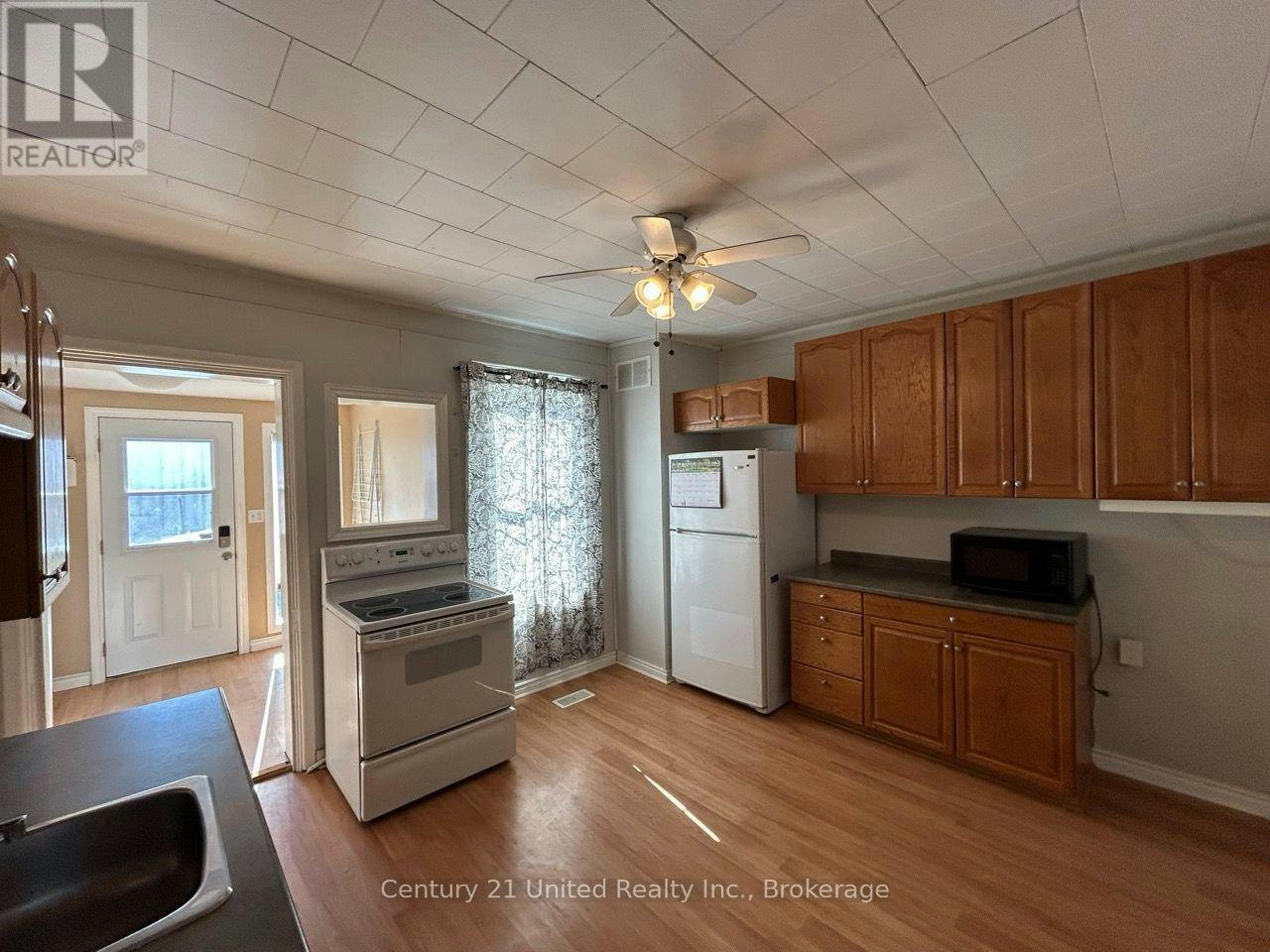 862 George Street N, Peterborough, ON, K9H 3T7 - 11