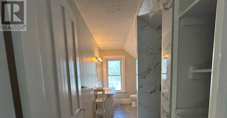 862 George Street N, Peterborough, ON, K9H 3T7 - 22