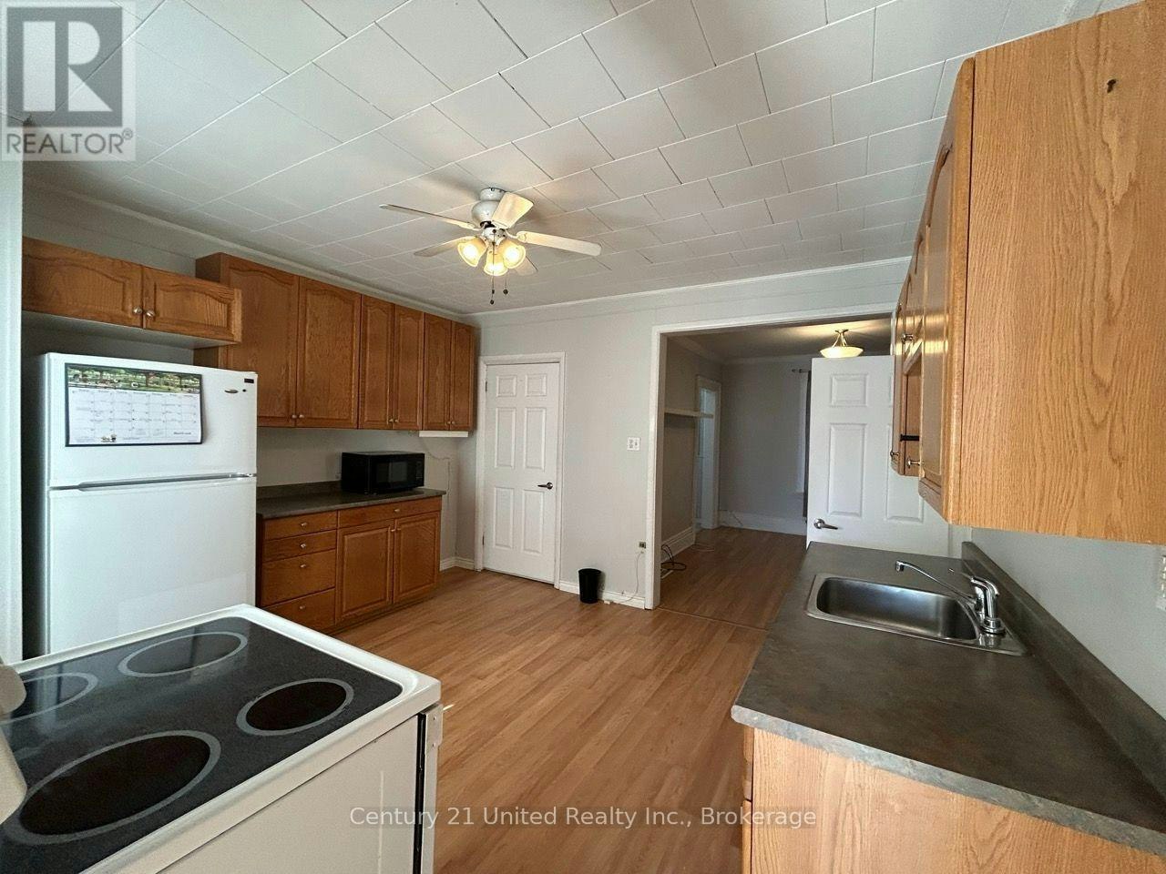 862 George Street N, Peterborough, ON, K9H 3T7 - 10