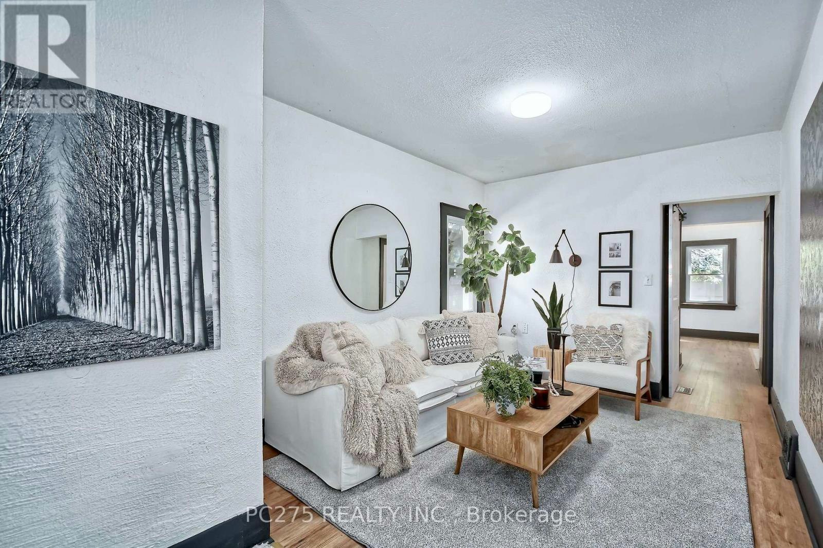 16 Barrington Avenue, London, ON, N6H 1J9