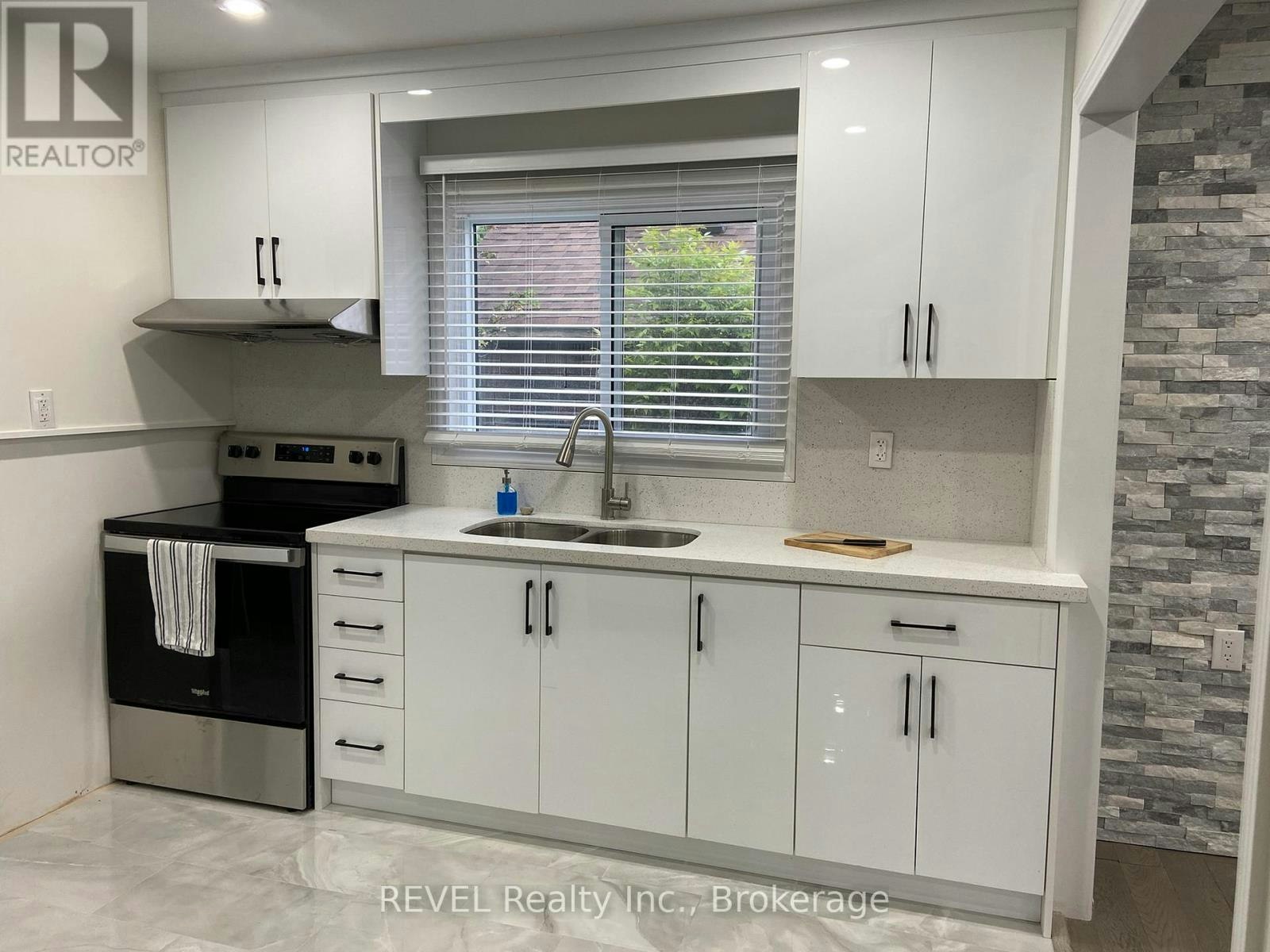 3184 Mosley Street, Wasaga Beach, ON, L9Z 1V4 - 10