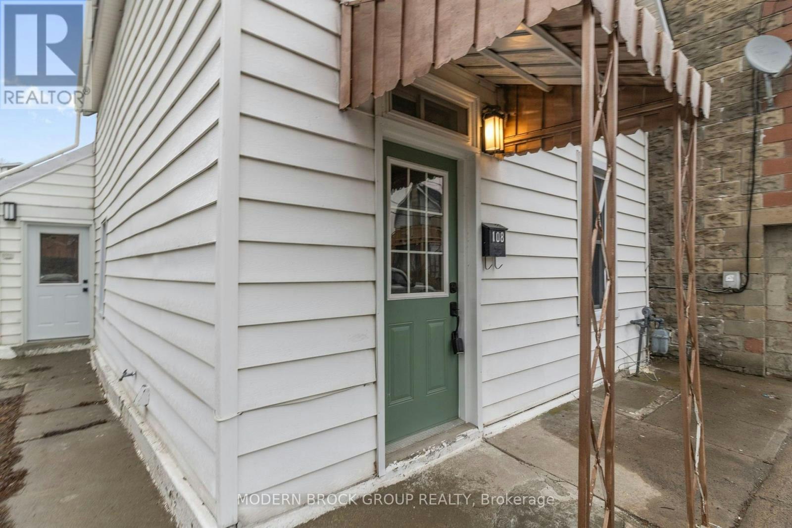 108 George Street, Brockville, ON, K6V 3V9 - 4