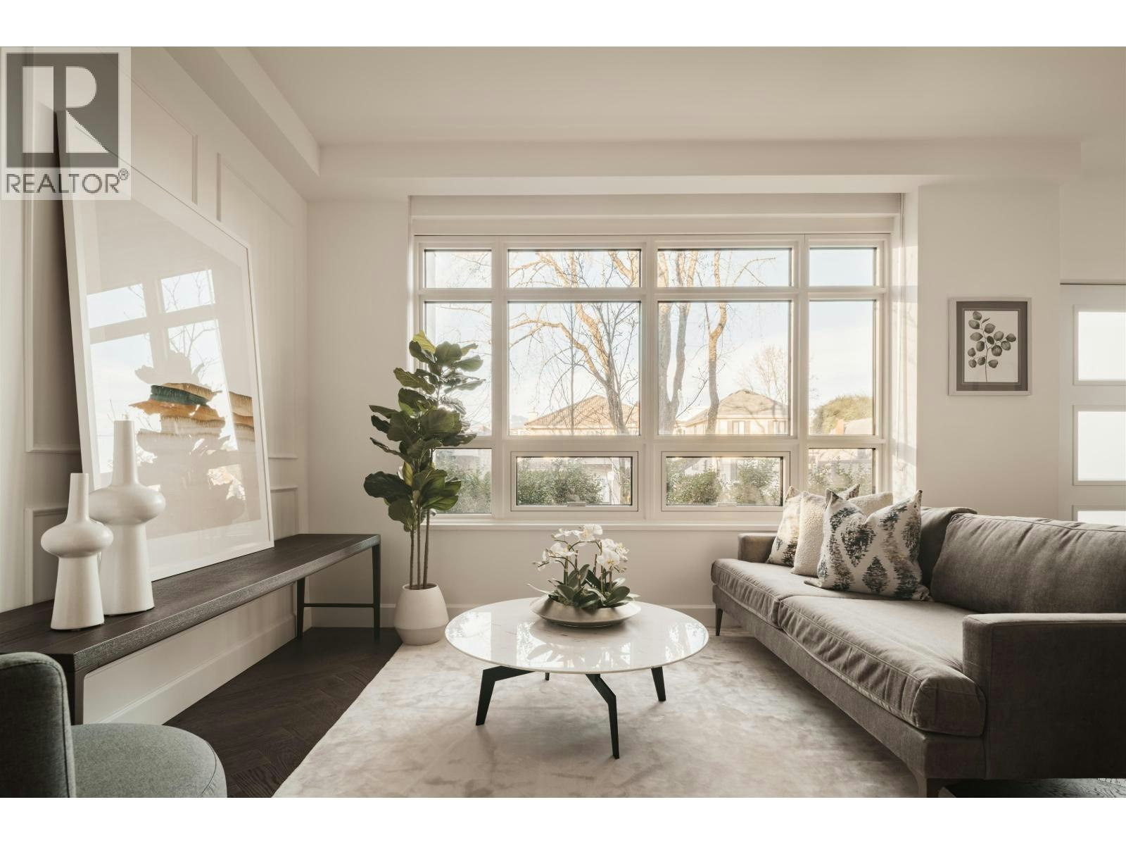101-3668 W 10th Avenue, Vancouver, BC, V6R 0G4
