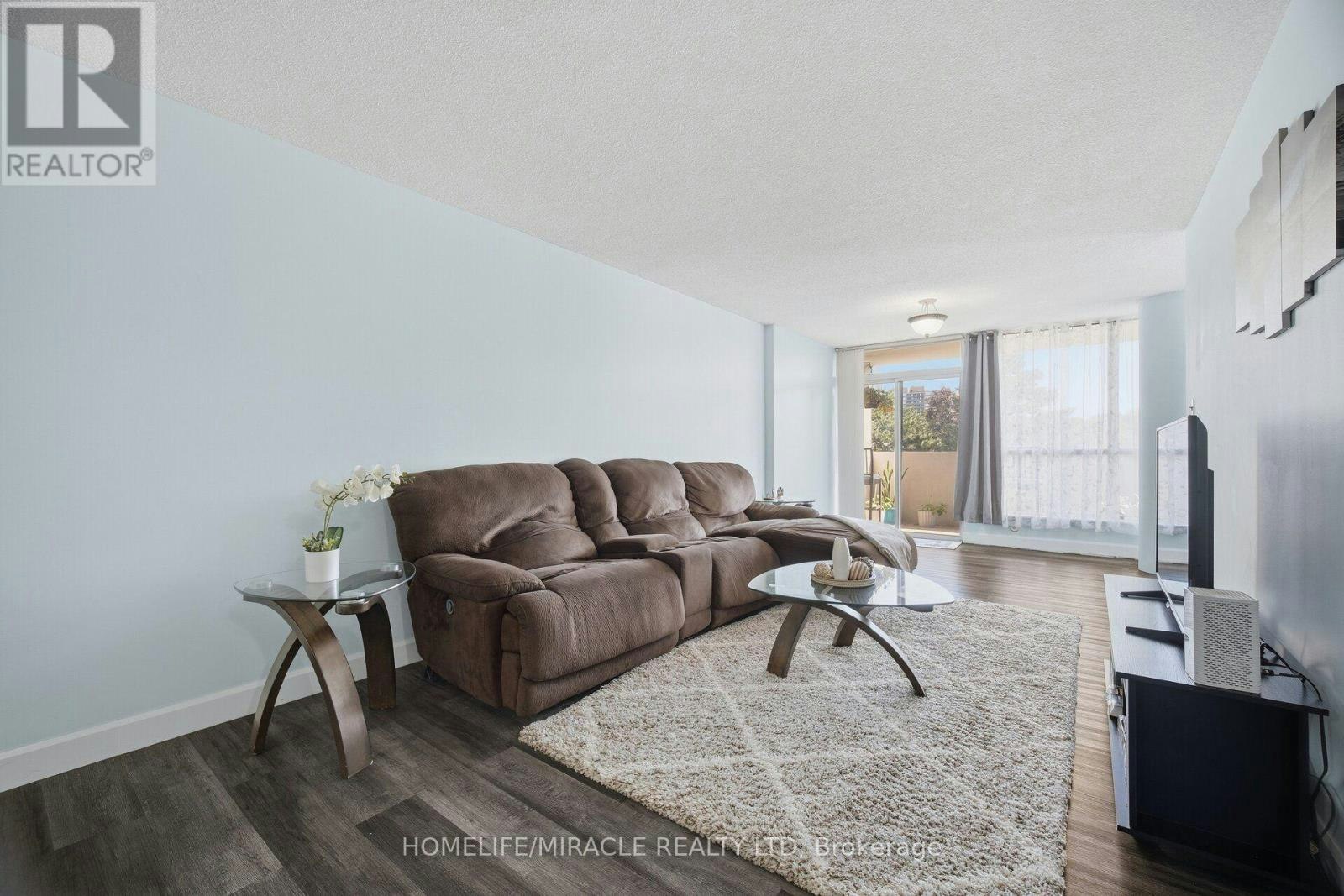 206-1 Rowntree Road, Toronto, ON, M9V 5G7