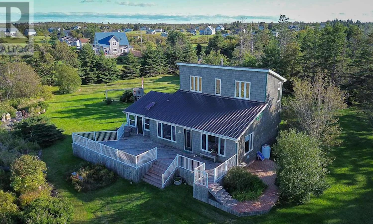 7 Bayside Crescent