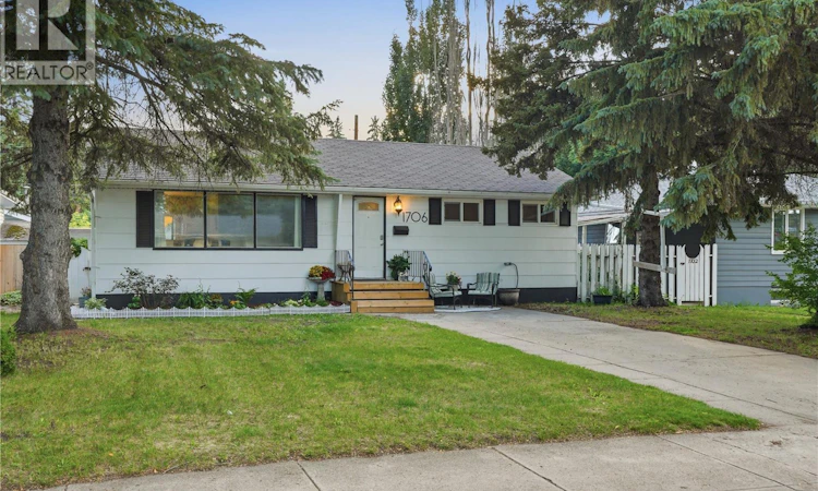 1706 Ewart Avenue