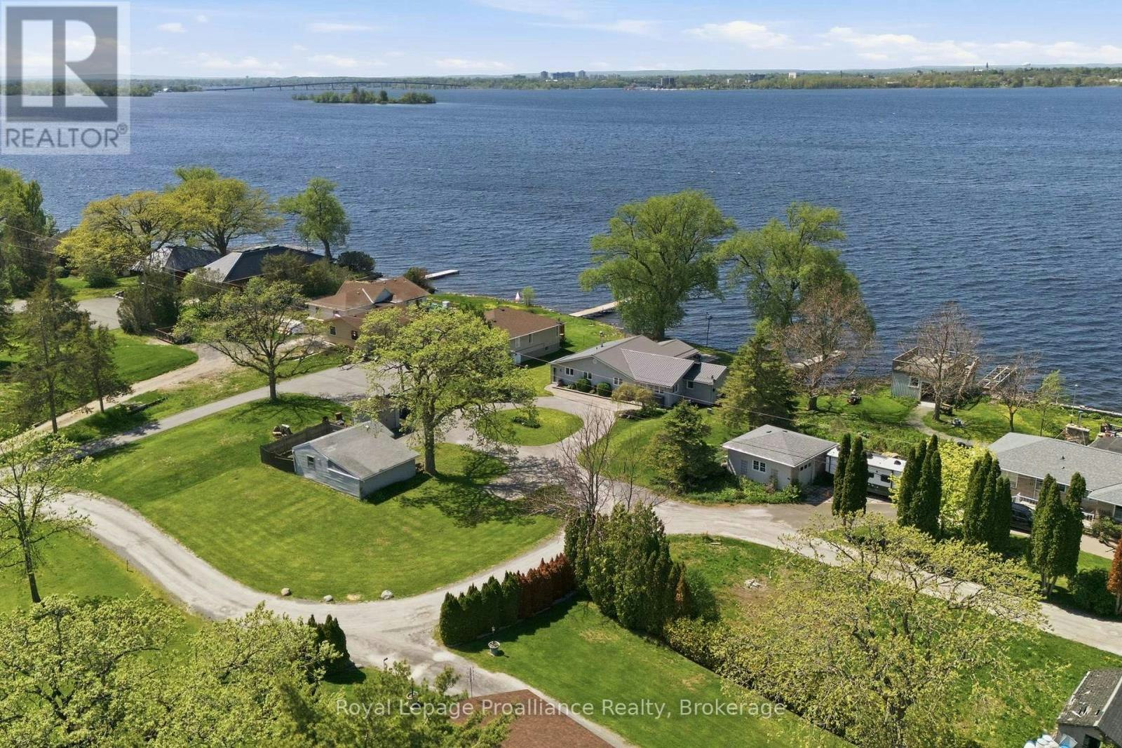 33 Peats Point Lane, Prince Edward County, ON, K8N 4Z7