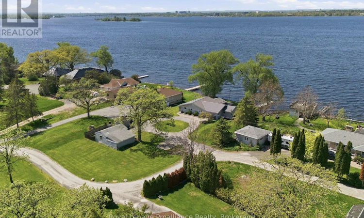 33 Peats Point Lane