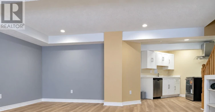 LOWER-924 Guildwood Boulevard, London, ON, N6H 5S9 - 5