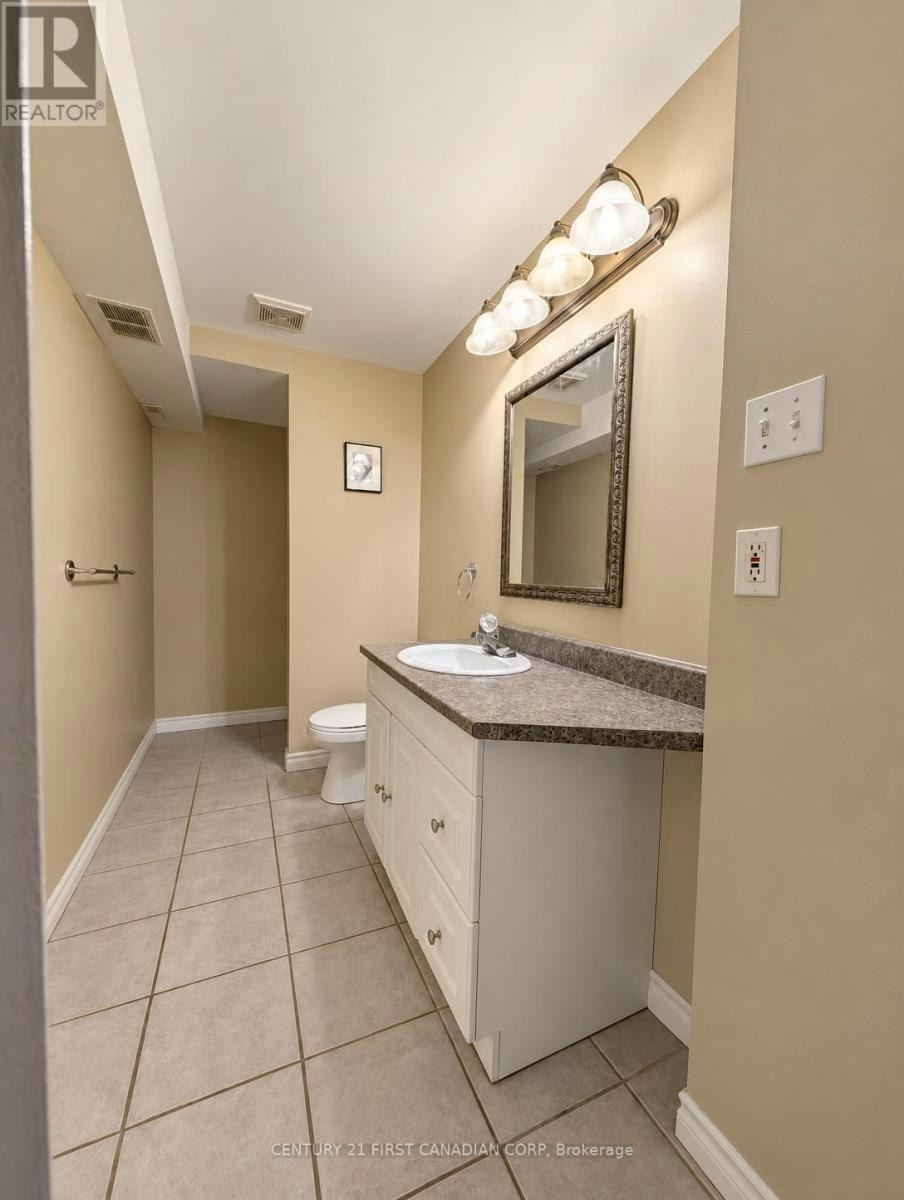 LOWER-924 Guildwood Boulevard, London, ON, N6H 5S9 - 9