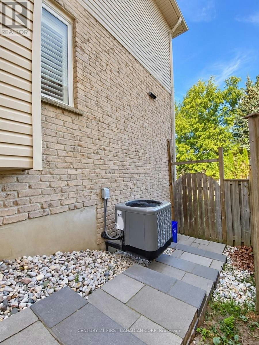 LOWER-924 Guildwood Boulevard, London, ON, N6H 5S9 - 11