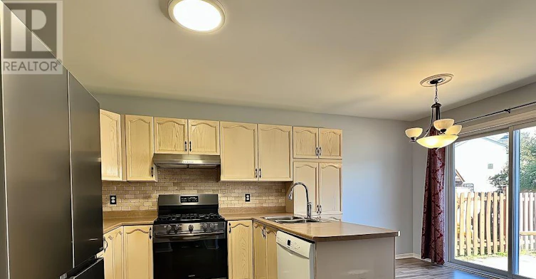 1919 Orchardview Avenue, Ottawa, ON, K4A 3H1 - 3