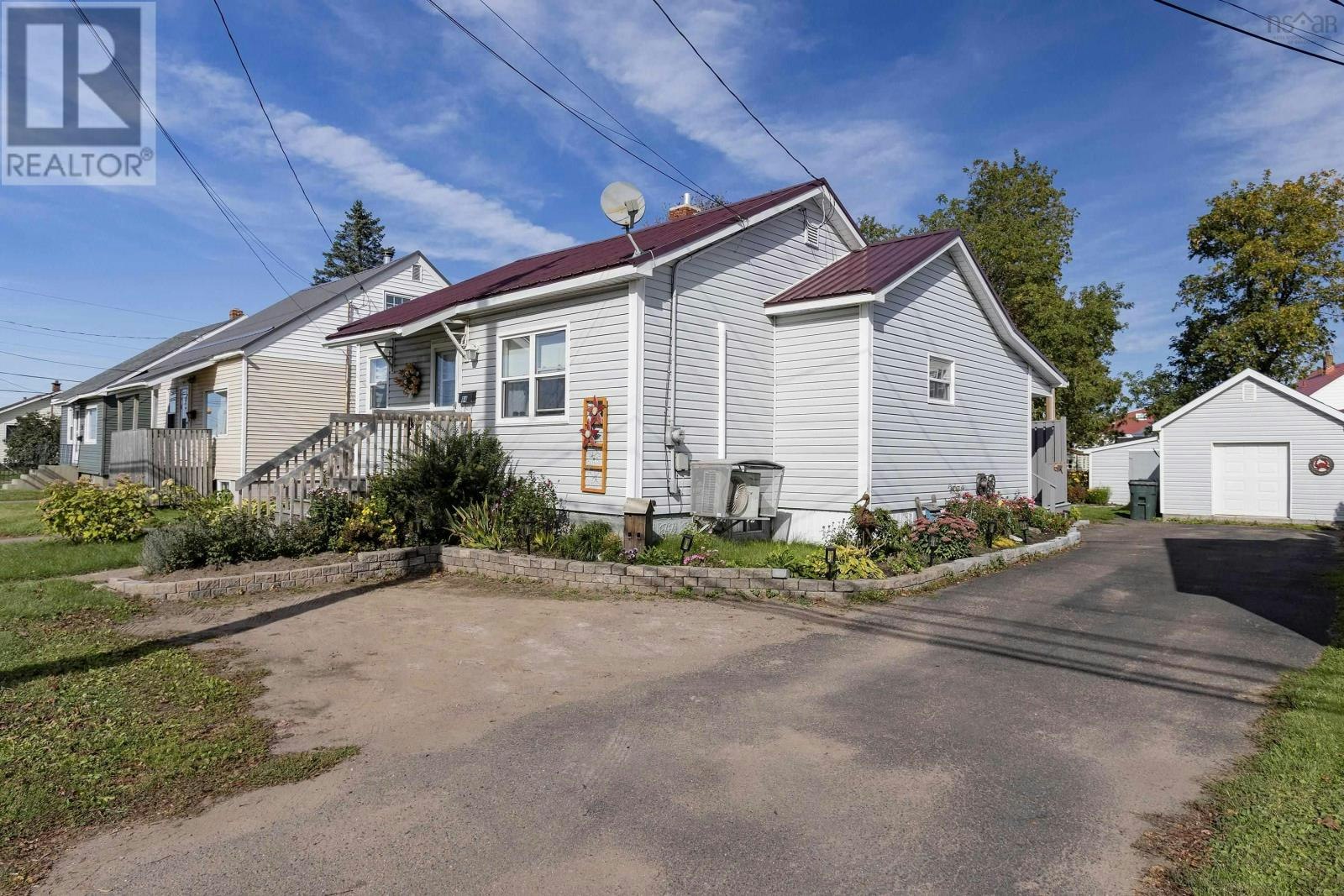84 Albion Street South, Amherst, NS, B4H 2W9