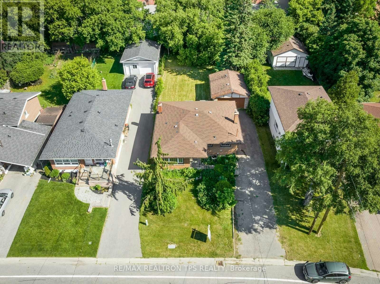 634 Athol Street E, Oshawa, ON, L1H 1M3 - 17