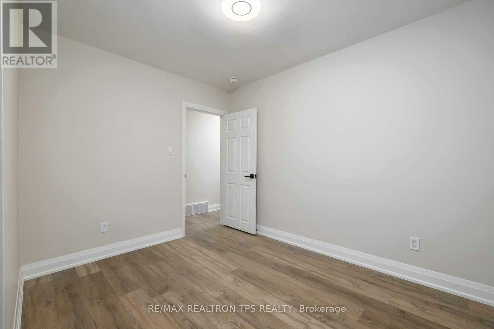 634 Athol Street E, Oshawa, ON, L1H 1M3 - 10