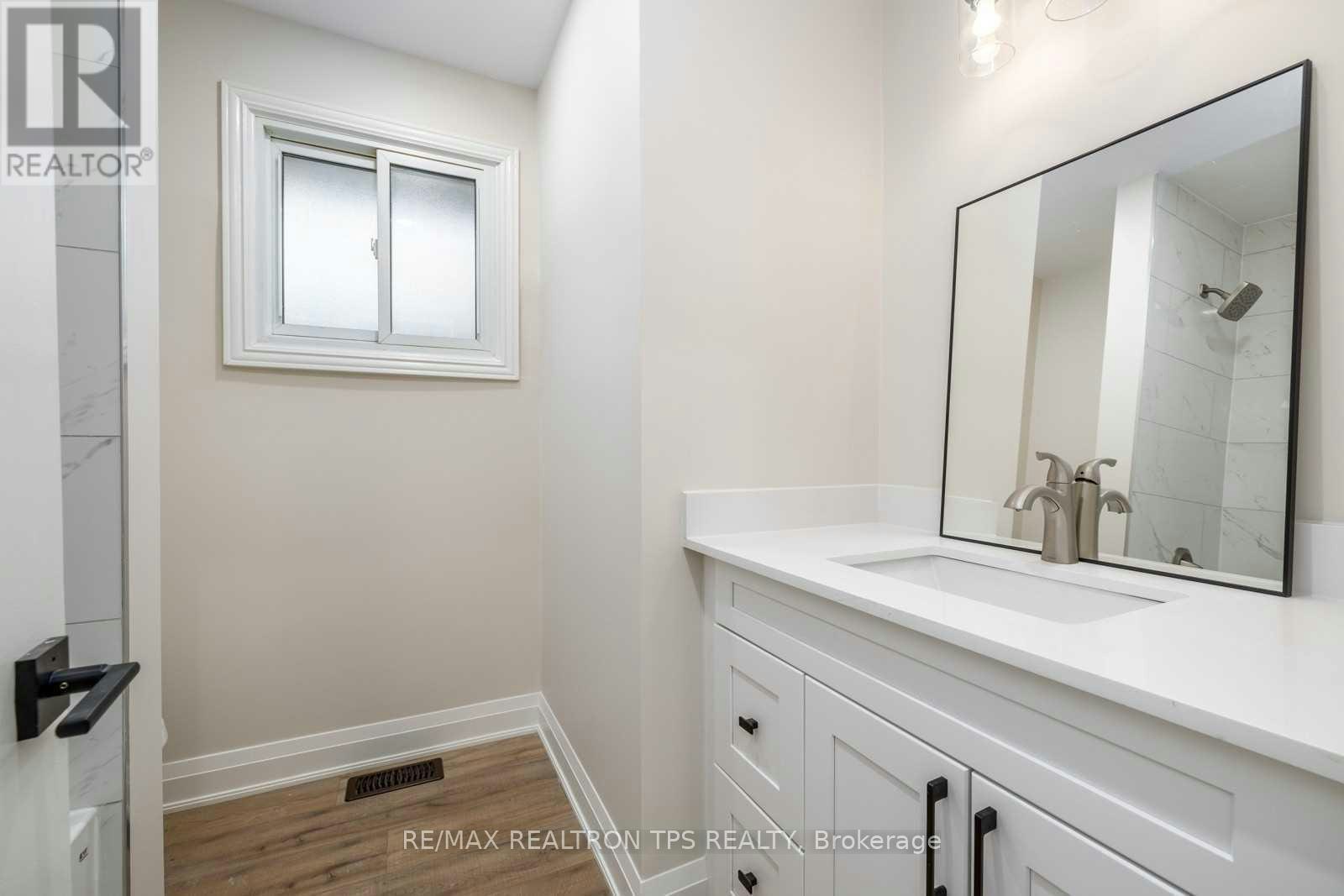 634 Athol Street E, Oshawa, ON, L1H 1M3 - 7
