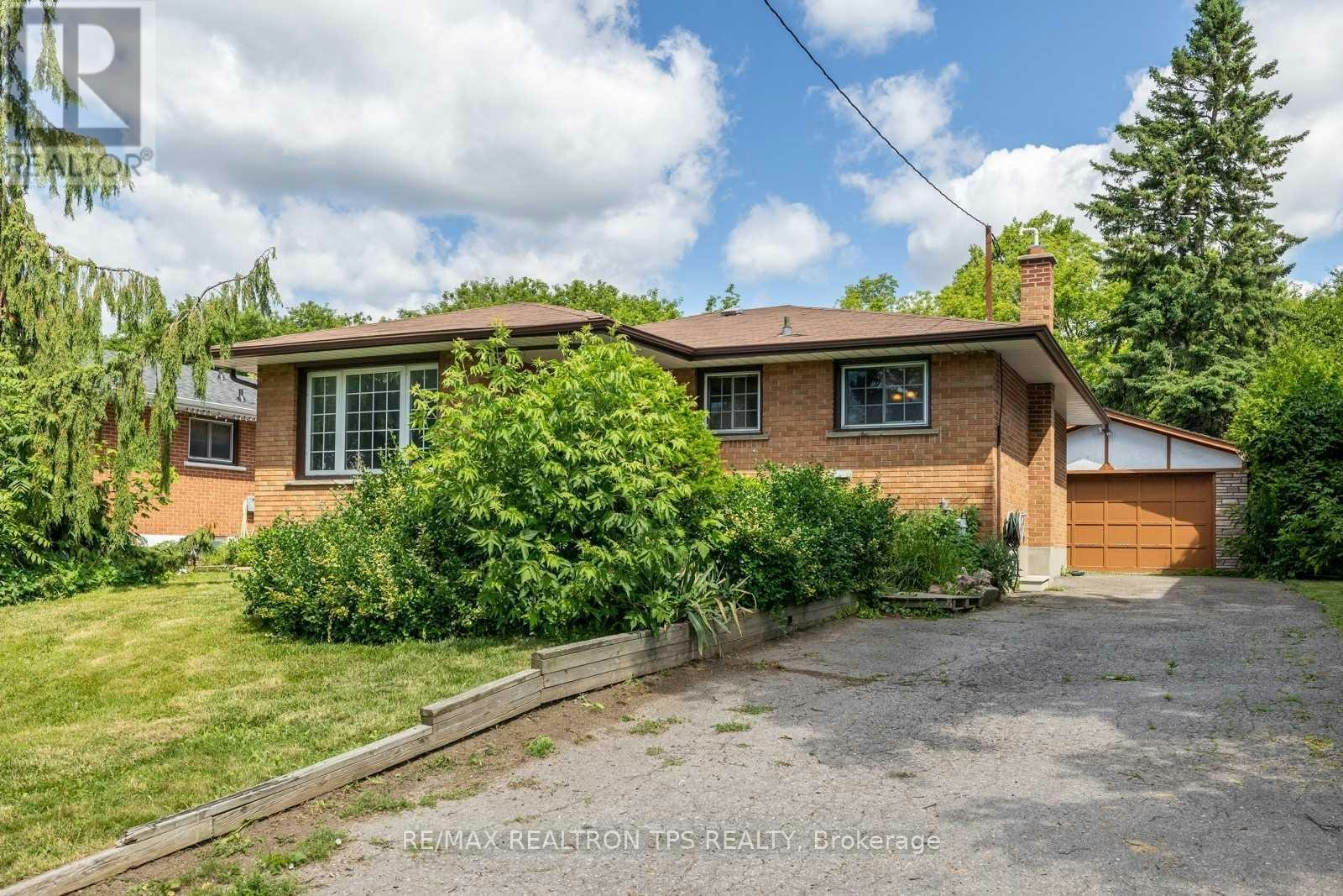 634 Athol Street E, Oshawa, ON, L1H 1M3 - 15