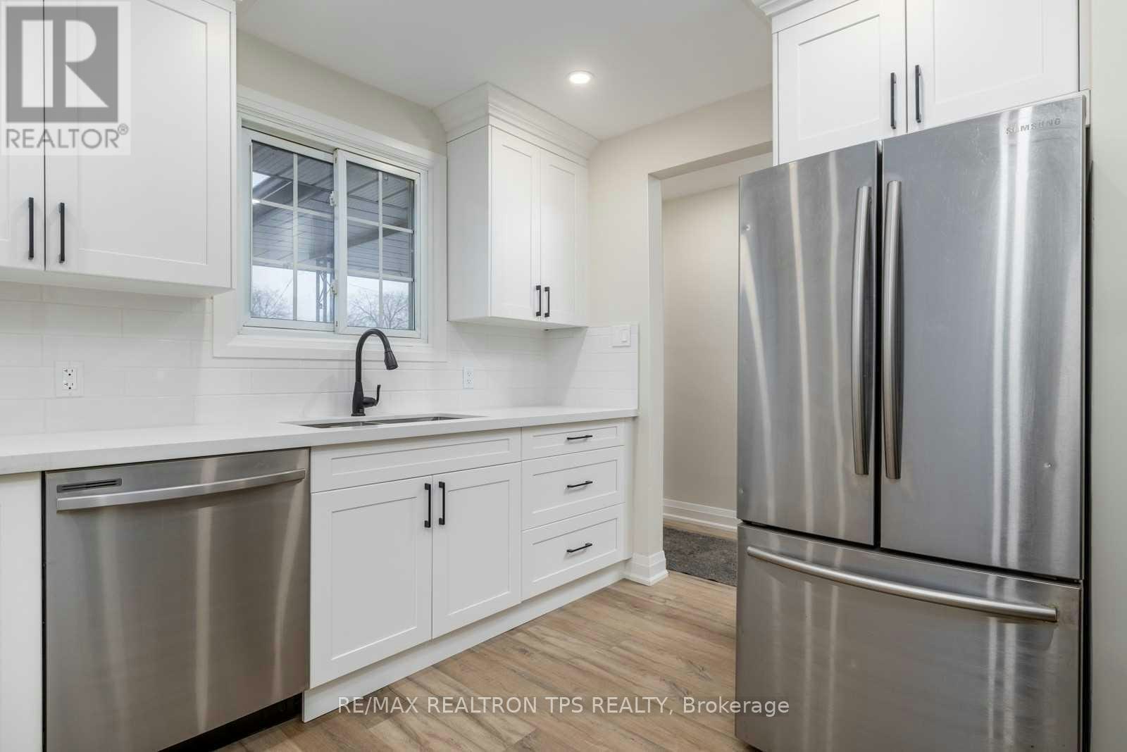 634 Athol Street E, Oshawa, ON, L1H 1M3 - 3