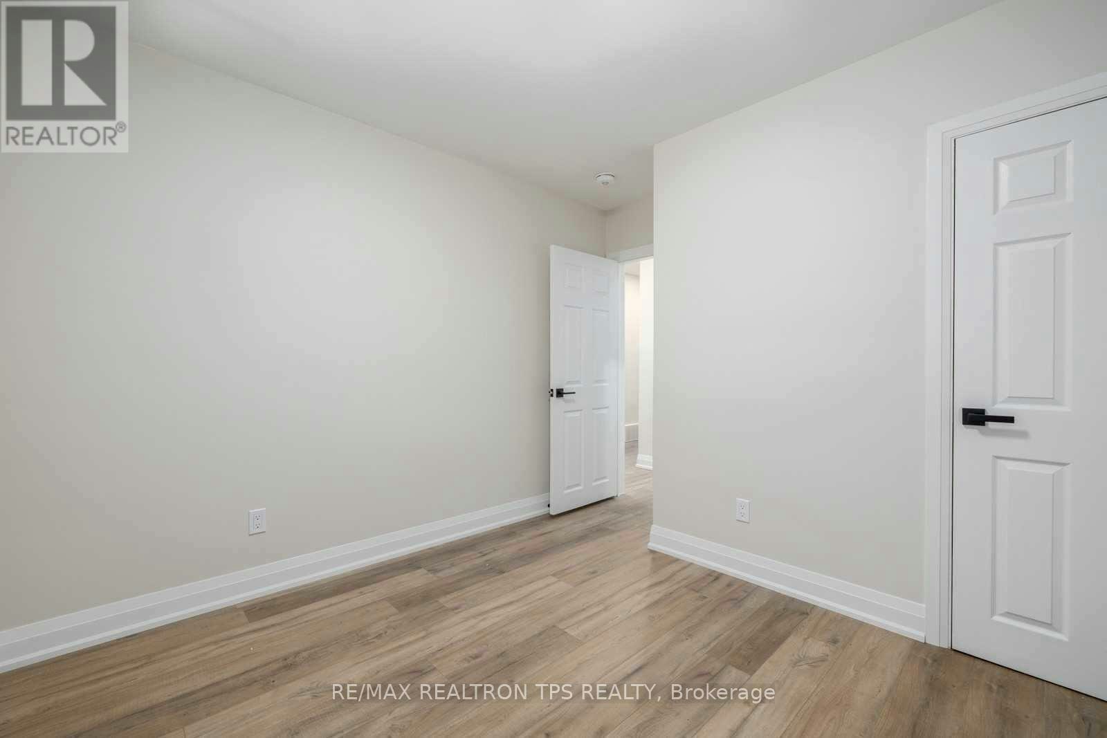 634 Athol Street E, Oshawa, ON, L1H 1M3 - 12