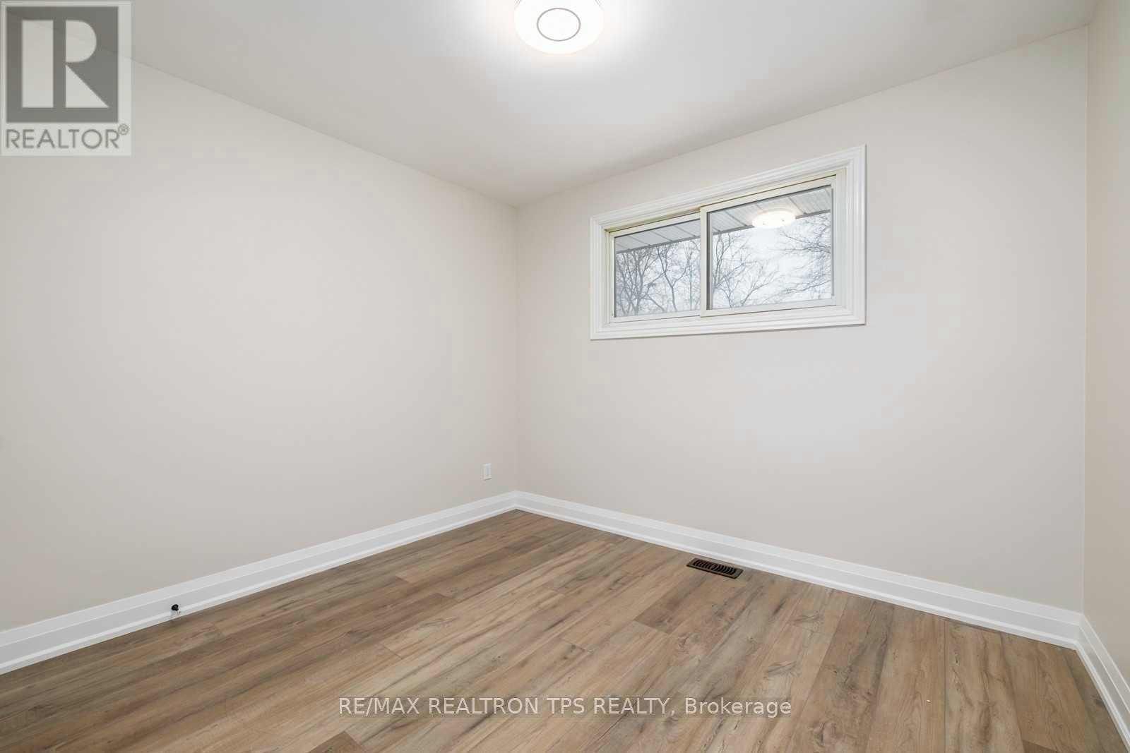 634 Athol Street E, Oshawa, ON, L1H 1M3 - 13