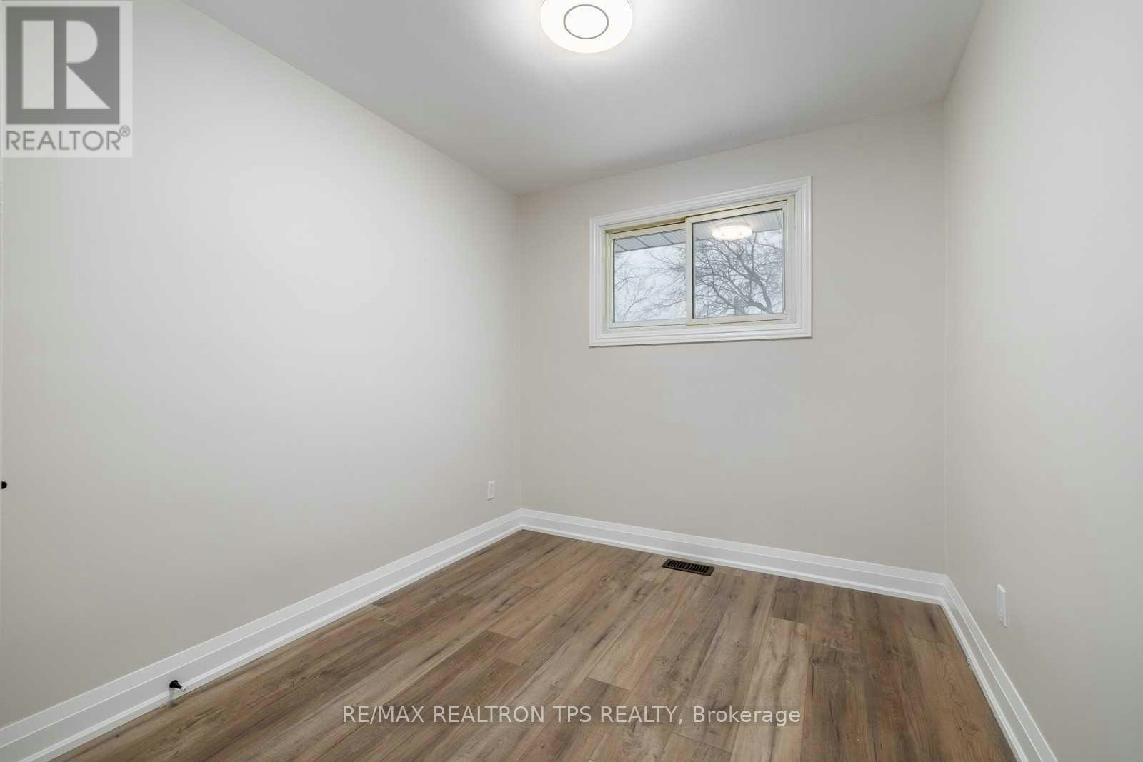 634 Athol Street E, Oshawa, ON, L1H 1M3 - 11