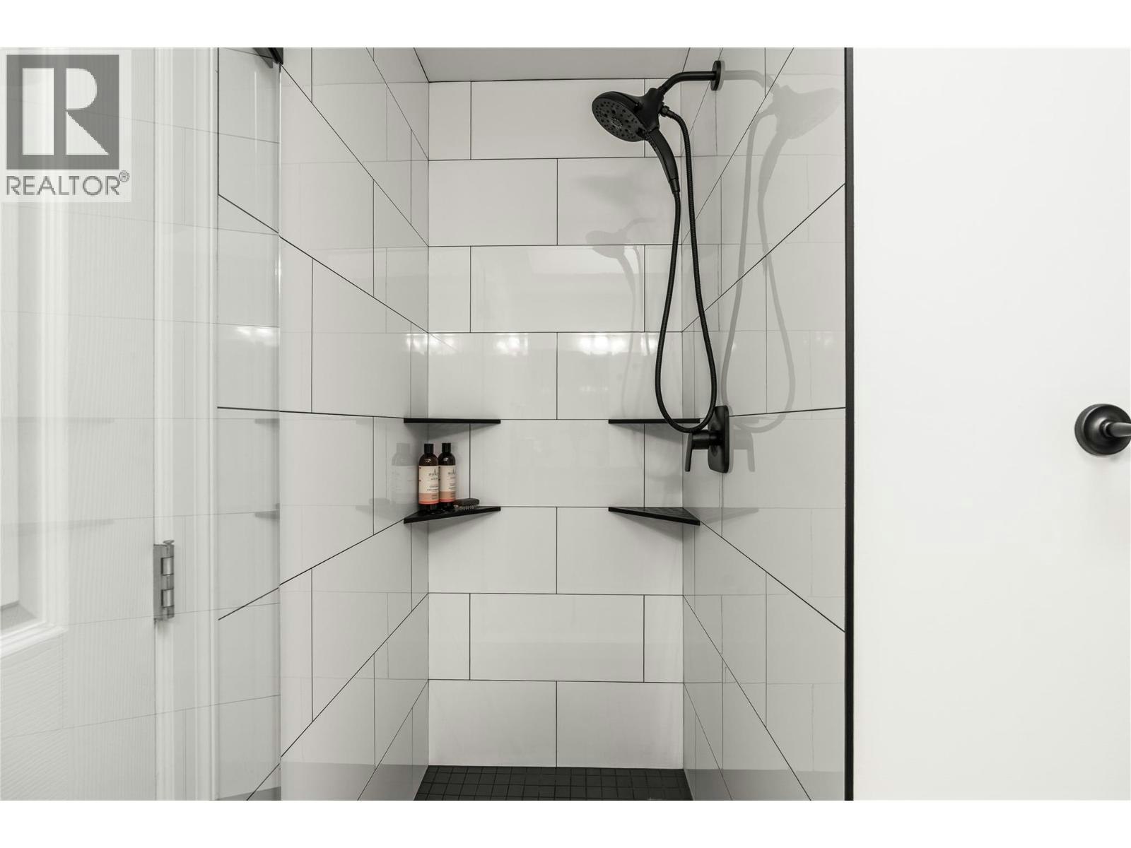 2-6900 Manning Place, Vernon, BC, V1B 2Y5 - 25