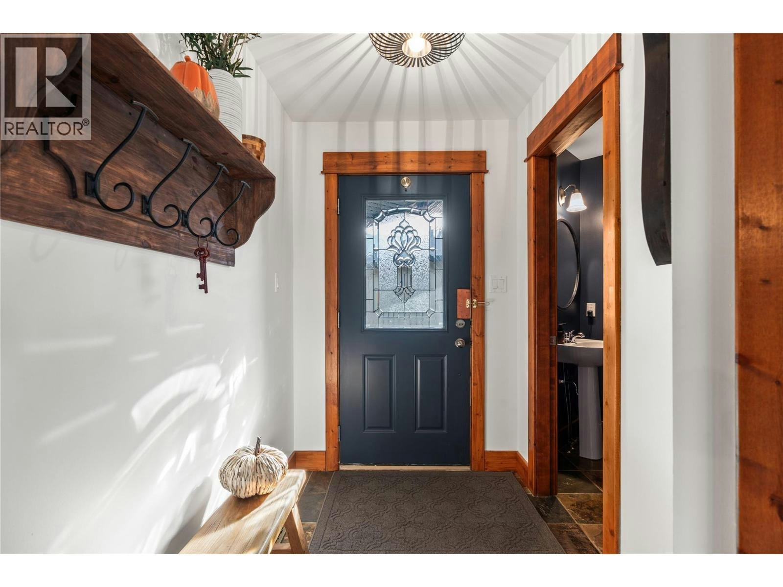 2-6900 Manning Place - 4