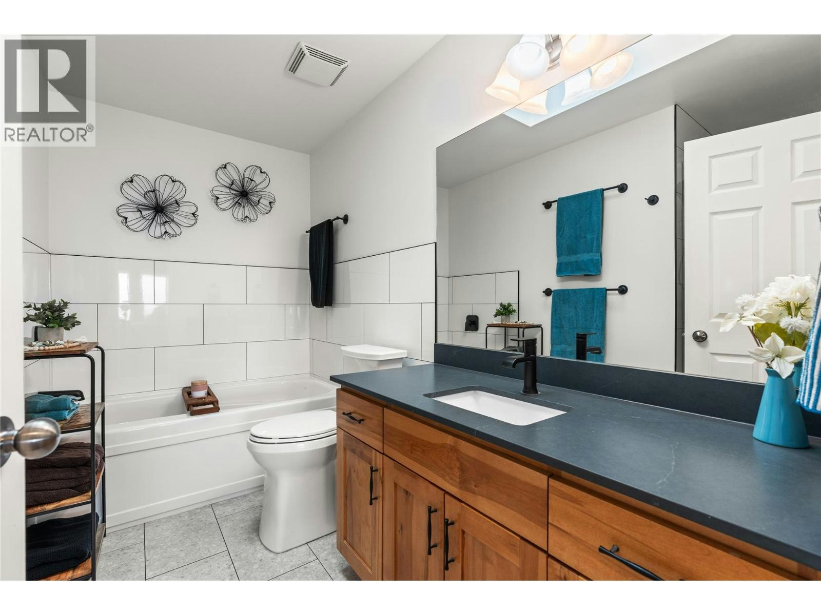 2-6900 Manning Place, Vernon, BC, V1B 2Y5 - 24