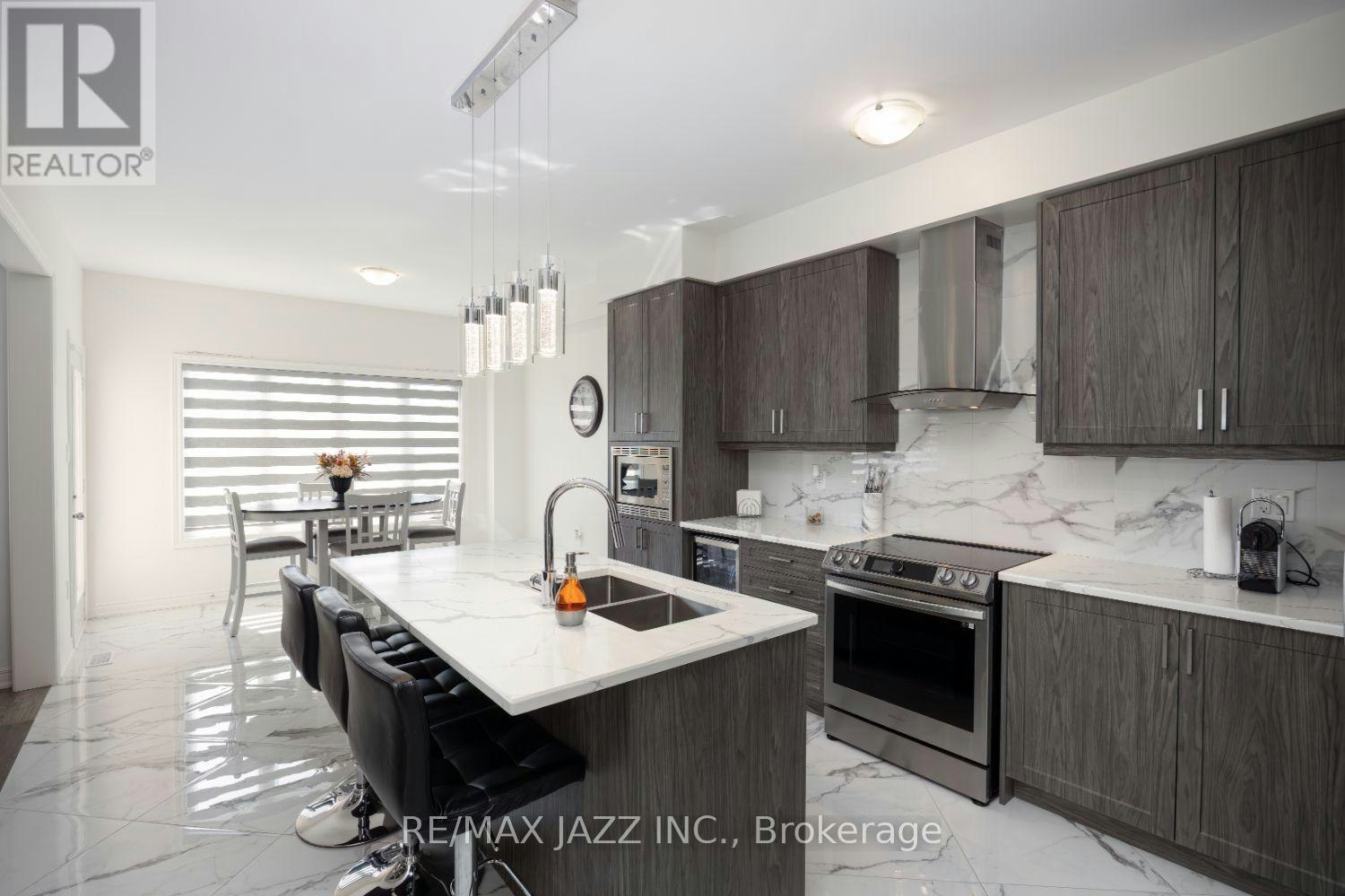 UPPER-131 Courtney Street, Clarington, ON, L1C 0B9 - 6